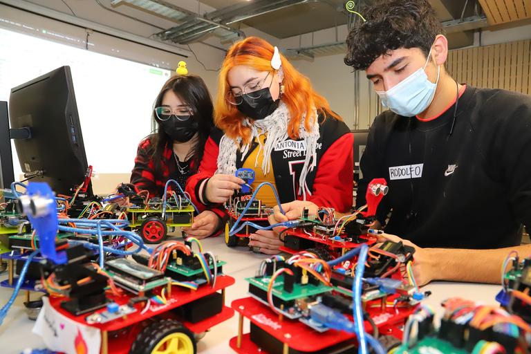 Estudiantes españoles compiten en el reto europeo de robótica educativa